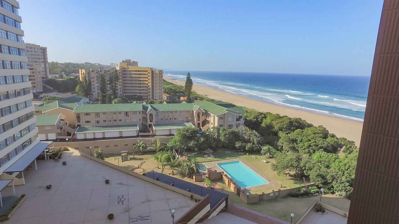 Shangri-La Beach Front Holiday Apartments Amanzimtoti Exterior photo